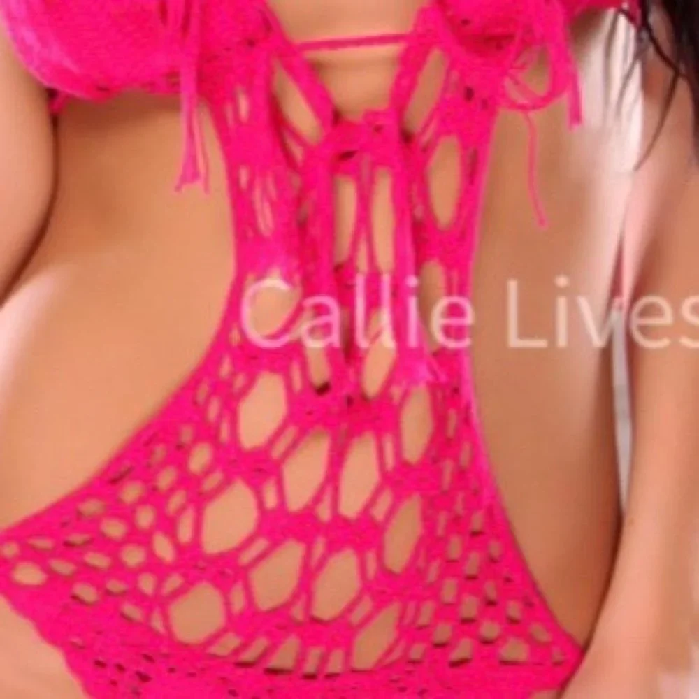 Stasia Hot: Fuchsia Pink Tassel Crochet Monokini - Picture 5 of 5